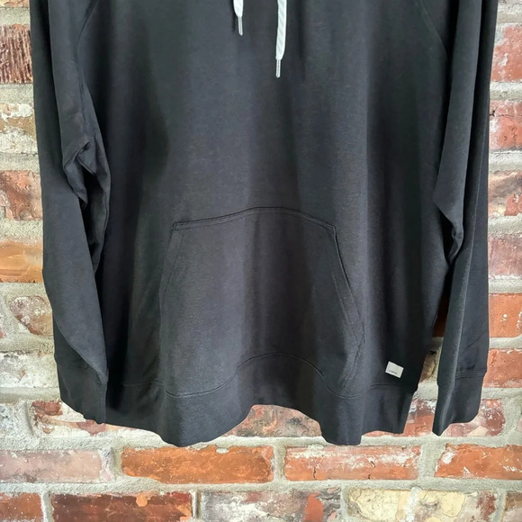 Vuori Halo Oversized DreamKnit Hoodie in Black Heather - Picture 3 of 9